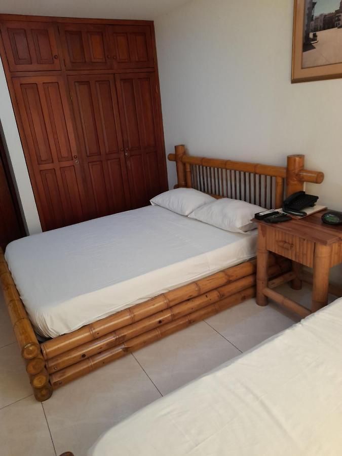 Airport Hotel 3*