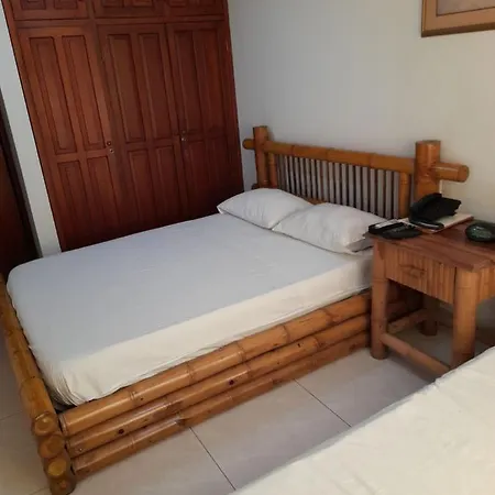 Airport Hotel 3*