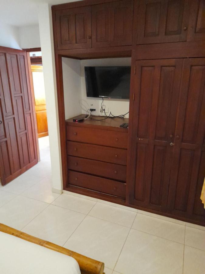 Airport Bed and breakfast Cartagena